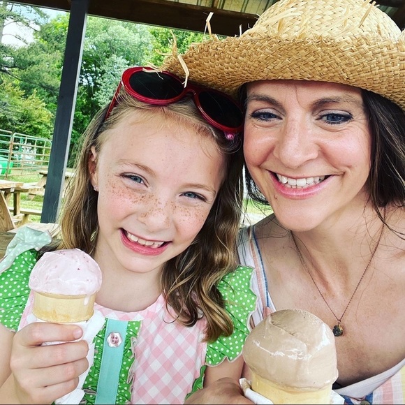 Meet your Posher, Jessica - Picture 6 of 6